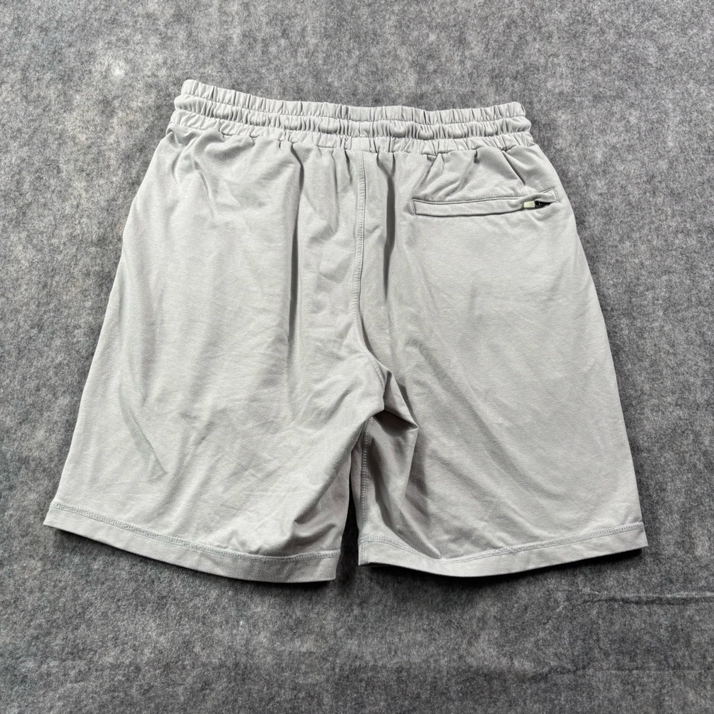BKE Mens Gray Performance Fabric 8 in Inseam Shorts Size Small - Picture 2 of 12